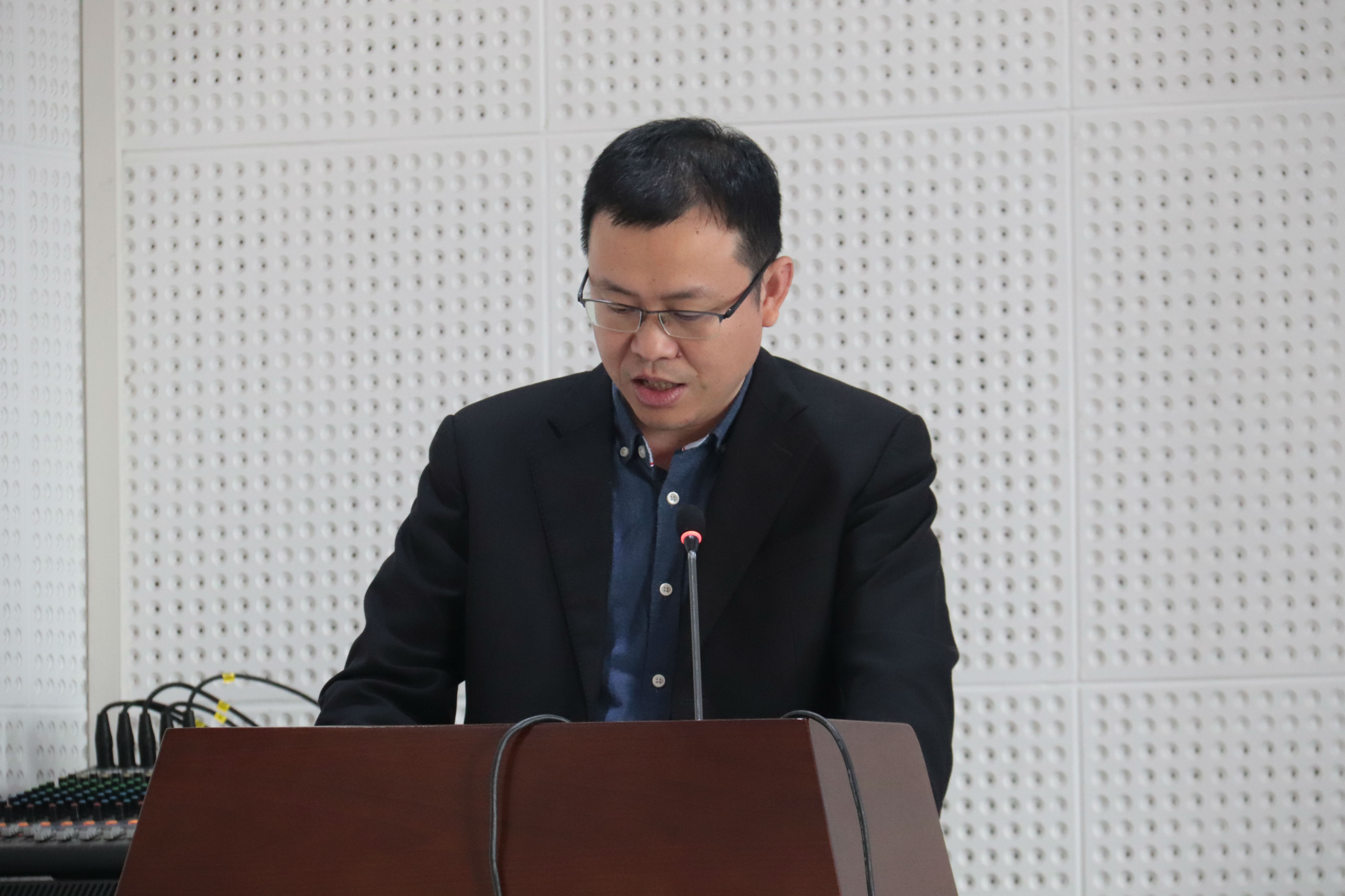 图片一:廖晓衡副书记主持.JPG