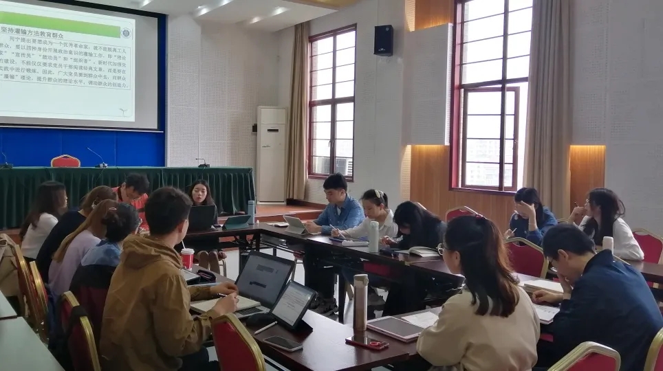 沙龙现场.jpg