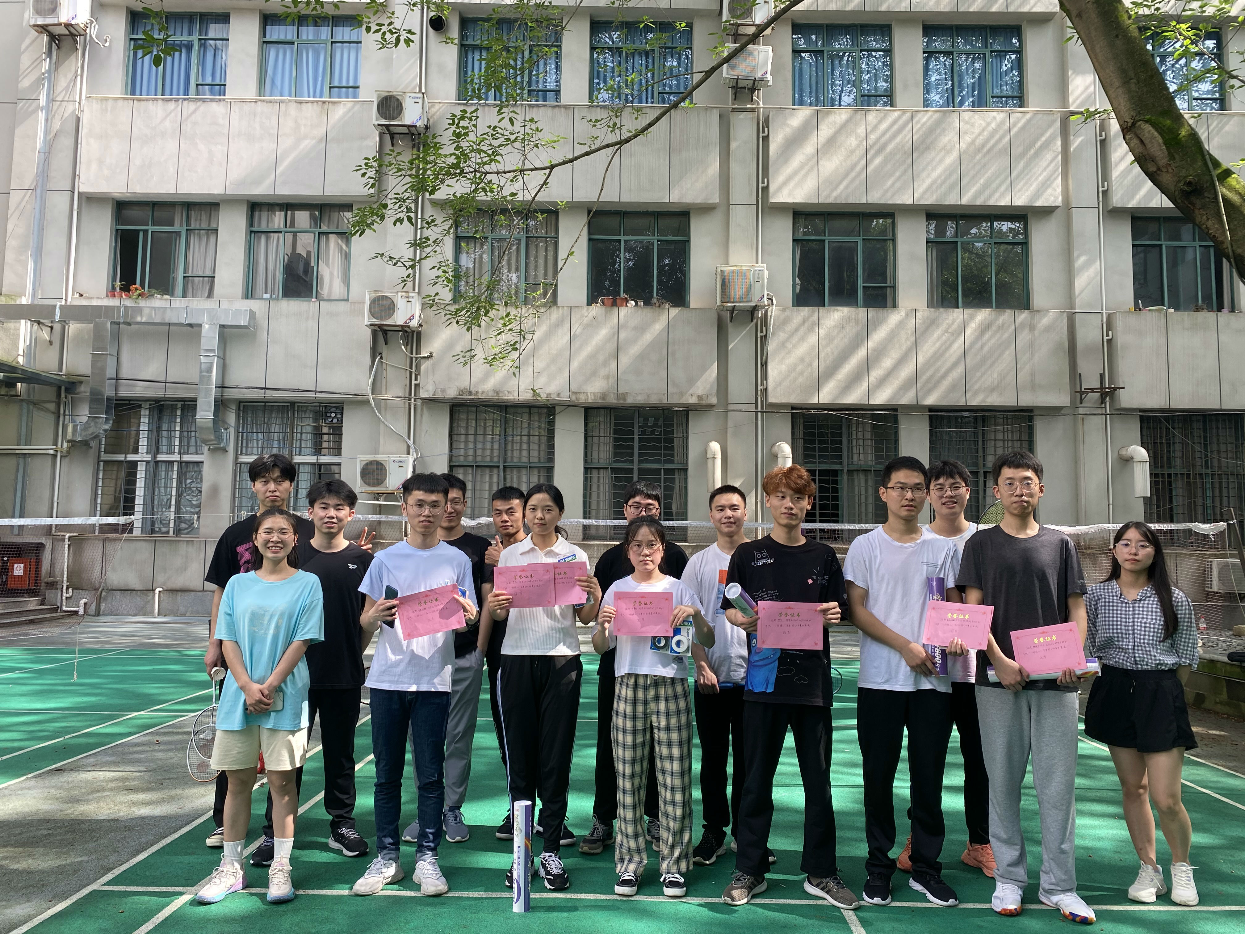 图三 参赛人员合影留念.JPG