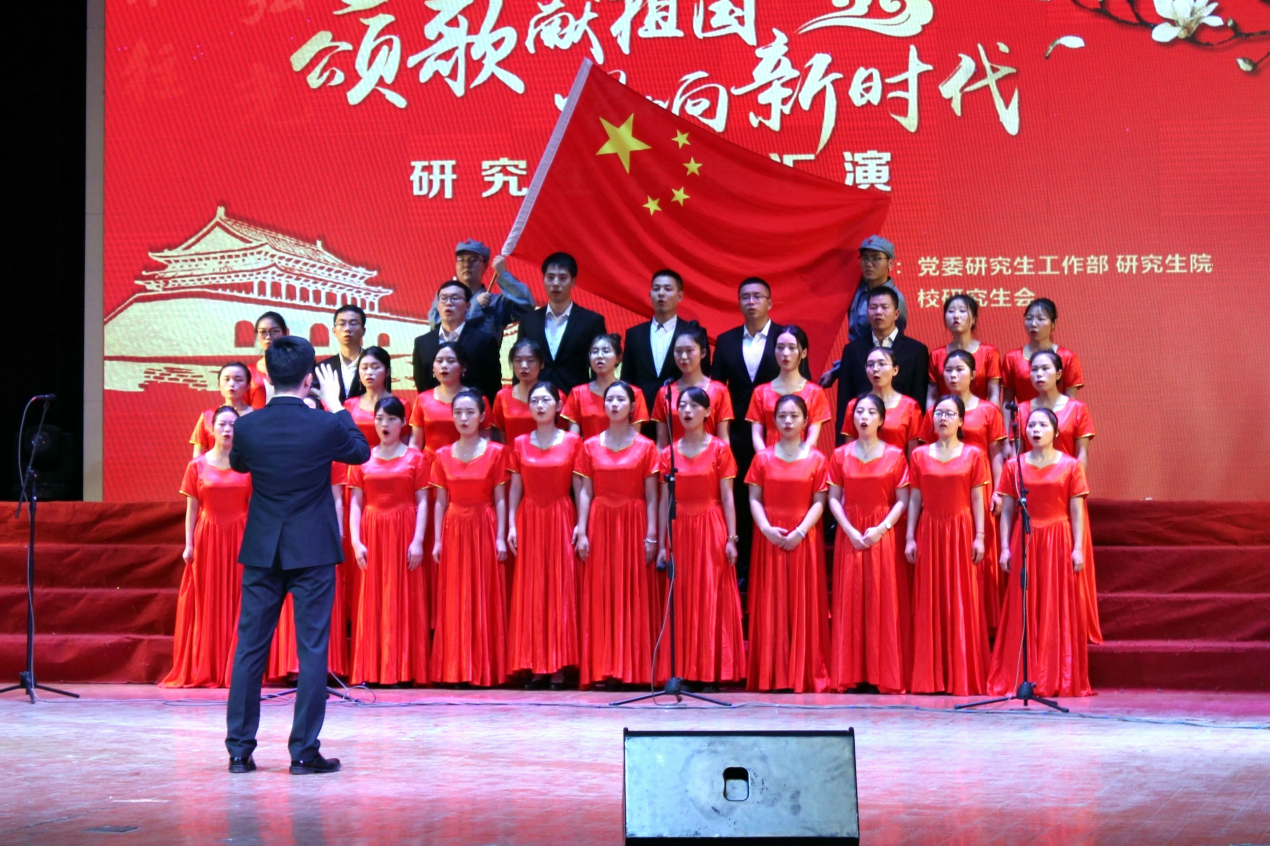 激情高唱.jpg